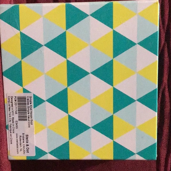 Stella & Dot simple knot hoops gold new E345G new in box - Picture 5 of 6